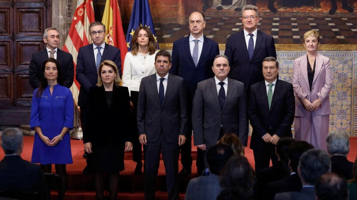 Una decena de altos cargos cobran más que el presidente de la Generalitat gracias a un cambio legal de Mazón en 2023