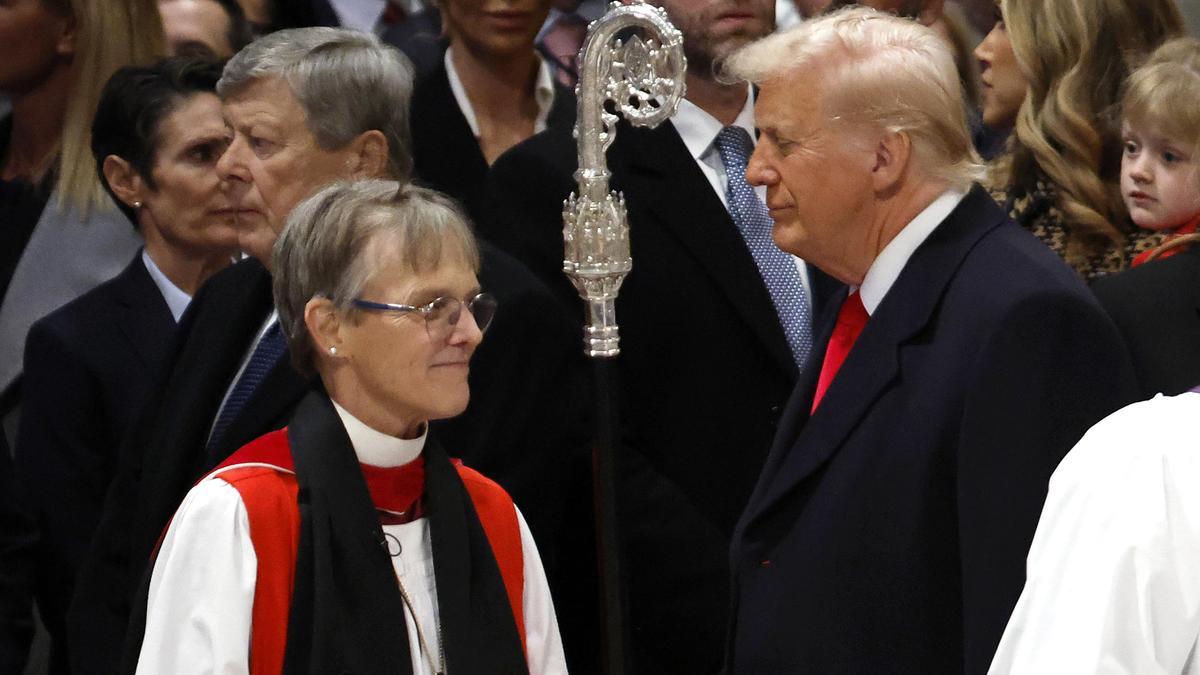 «Misericordia con los transgénero y los migrantes»: el sermón en la catedral de Washington que Donald Trump no esperaba oír