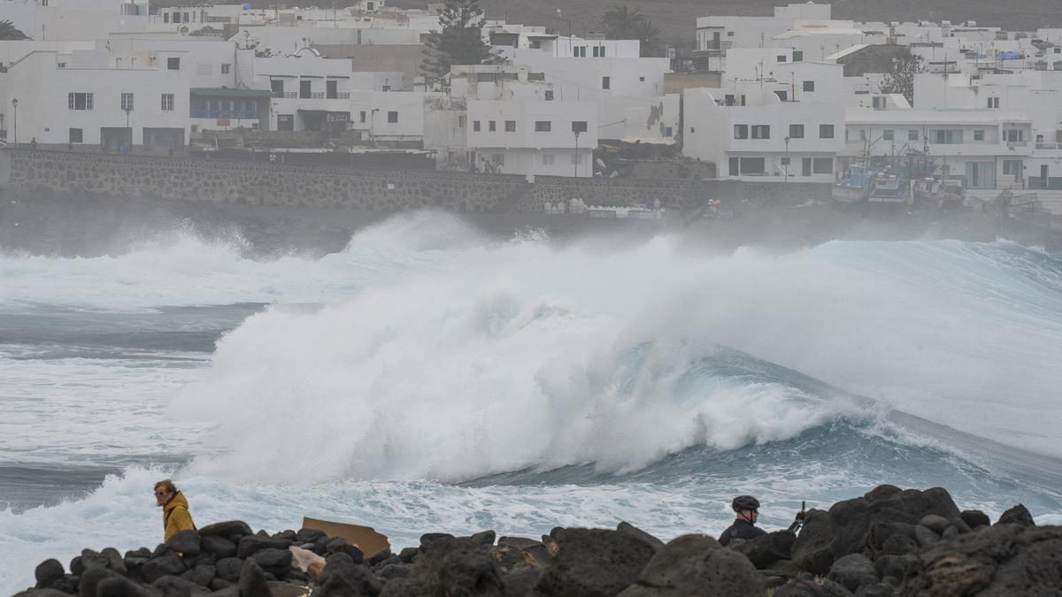 AEMET activa alertas por la borrasca Ivo en casi toda España, con Cantabria y Euskadi en aviso rojo