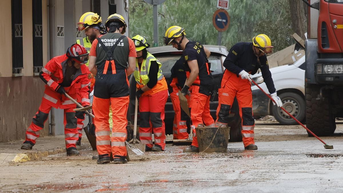 Un fallecido y un herido tras un derrumbe en un garaje de Benetússer durante las labores de limpieza de la DANA