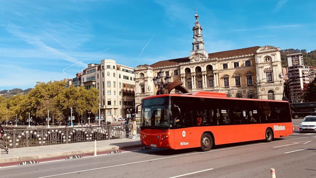 Óscar Puente plantea un abono único para el transporte público de toda España a partir de 2026