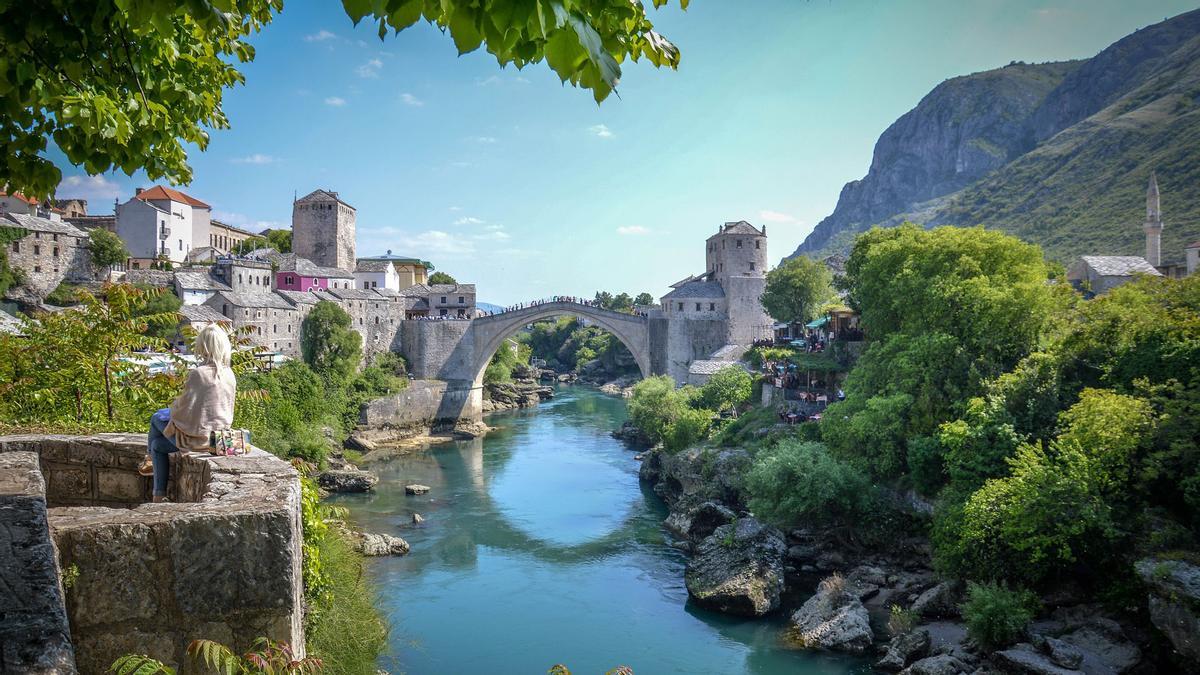 Todo lo que debes ver en Mostar, la ciudad de los puentes que conectan historia, memoria y culturas