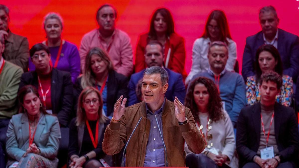 Sánchez lanza al PSOE madrileño contra Ayuso y la “multinacional ultraderechista”