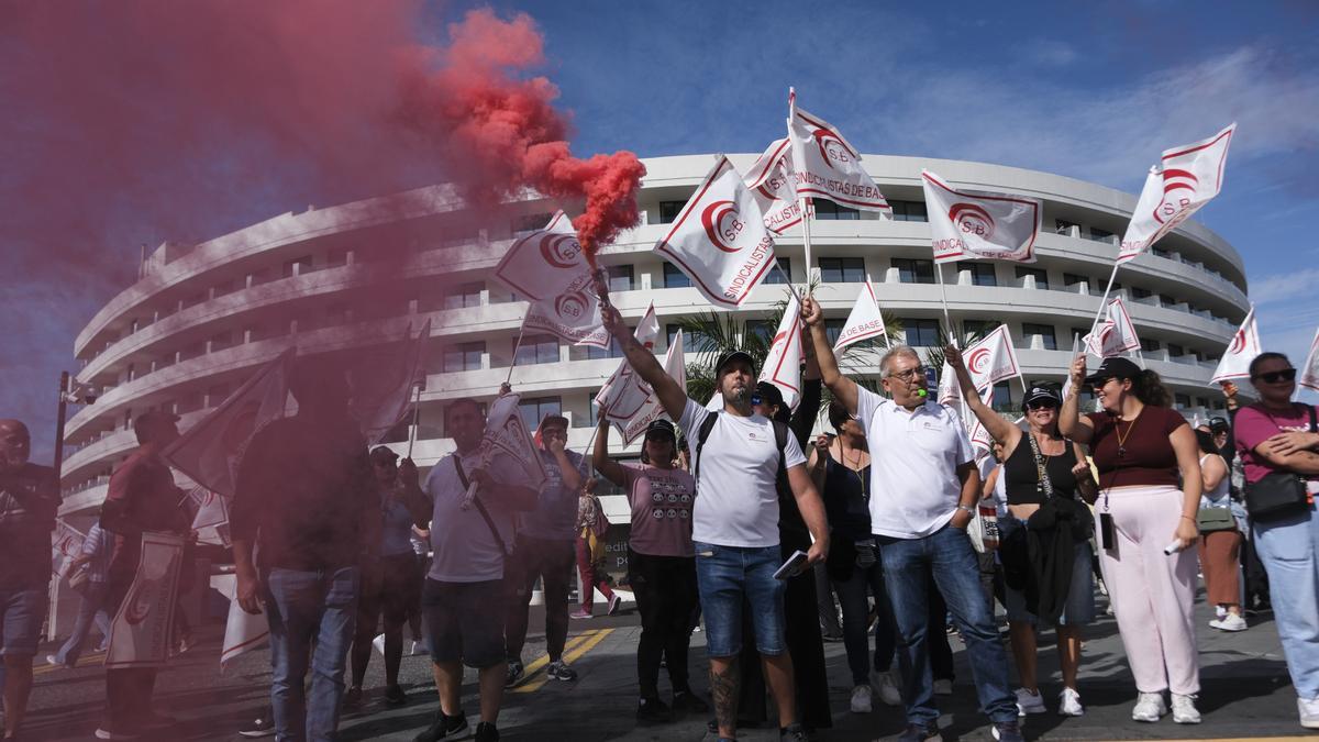 Los sindicatos reafirman el éxito en el segundo día de huelga de hostelería en la provincia de Santa Cruz de Tenerife