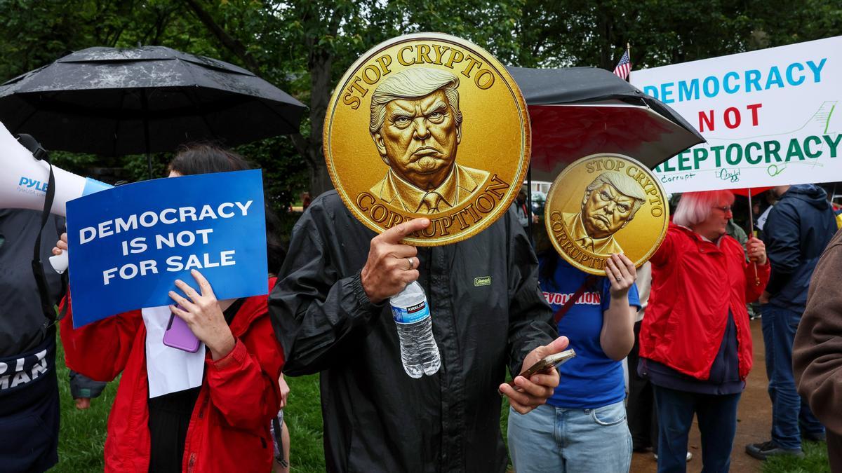 Trump acoge una cena con ‘criptobros’ millonarios que pagaron por sentarse a la mesa en medio de acusaciones de corrupción