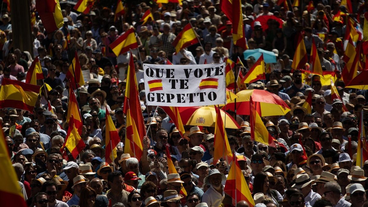 Voces en la manifestación «contra la mafia»: del «esto parece Venezuela» a la huida a Singapur «harto de la fiscalidad»