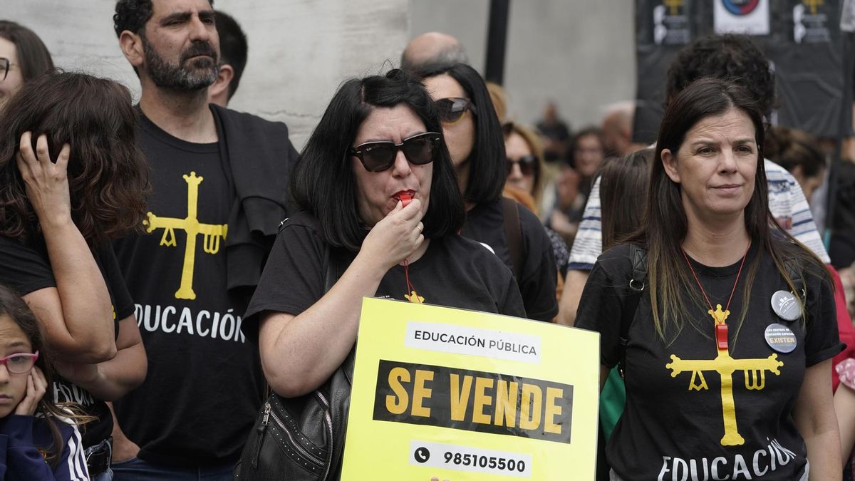 Los docentes de Asturias se vuelven a movilizar pidiendo mejoras «hartos de ser ignorados, maltratados y precarizados»