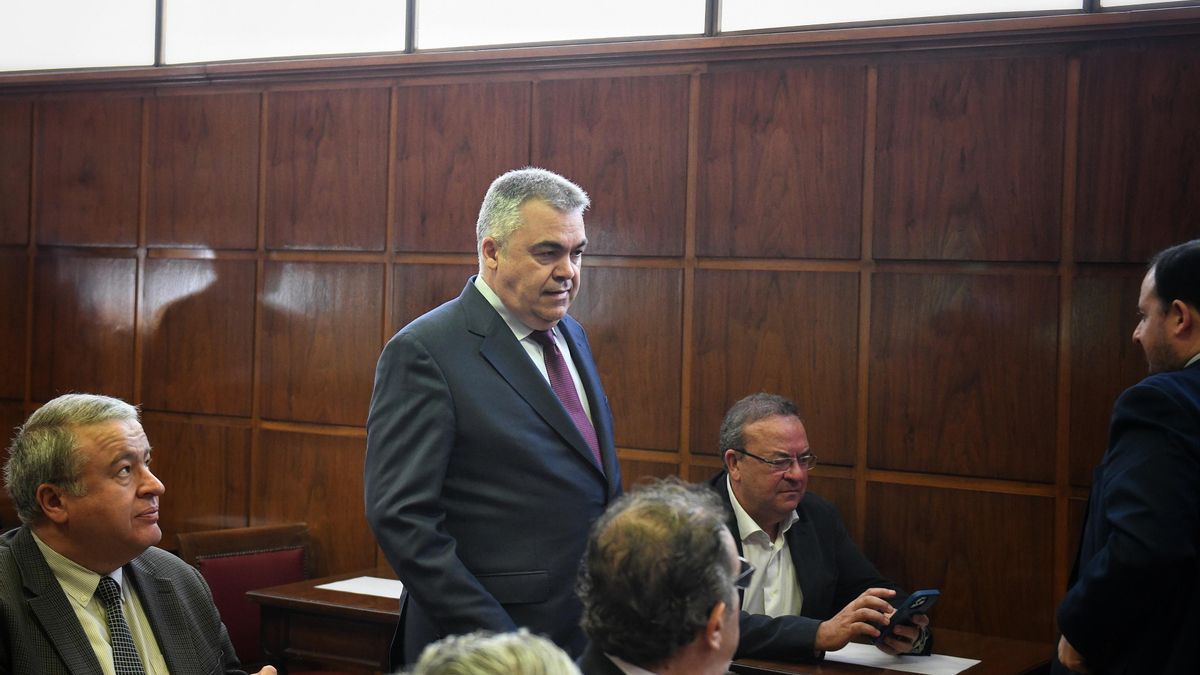 El juez del Supremo halla “consistentes indicios” contra Santos Cerdán y le ofrece declarar voluntariamente