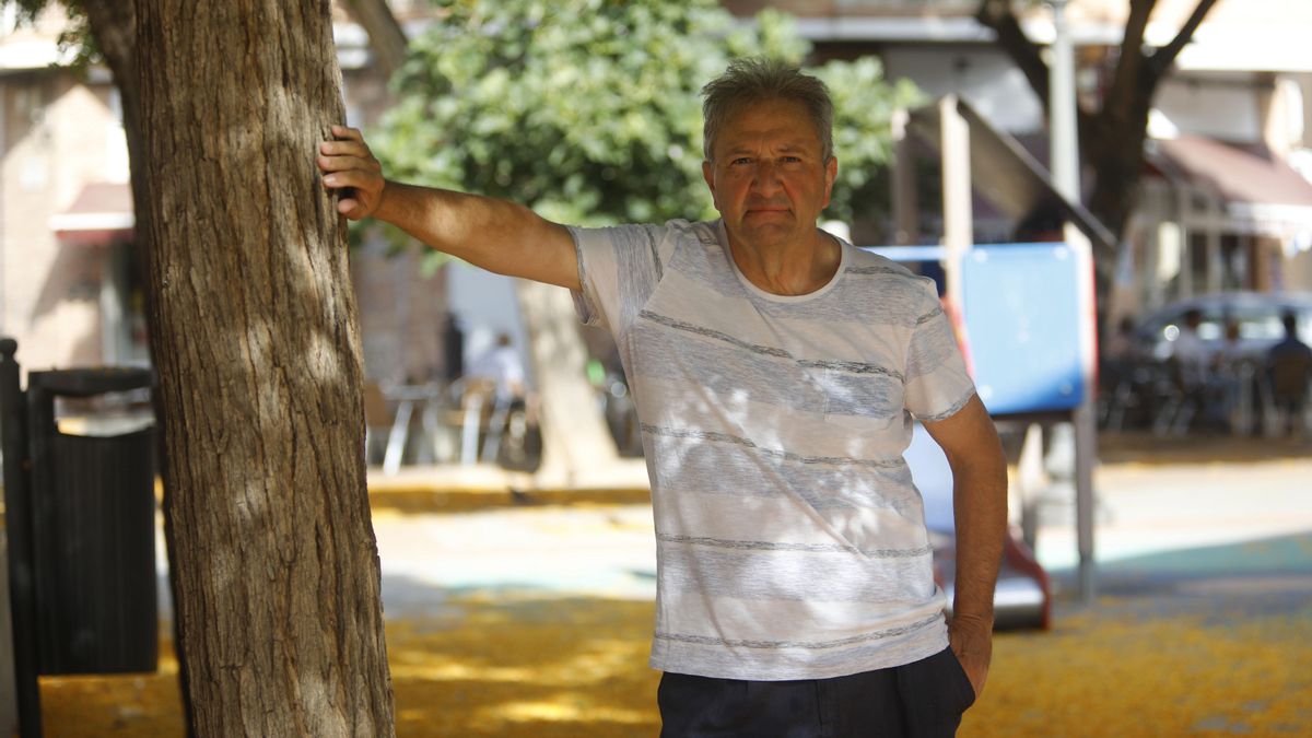 El crucero de Manuel acabó con tres horas de pie a más de 30 grados: «Me ofrecieron champán si estaba calladito»
